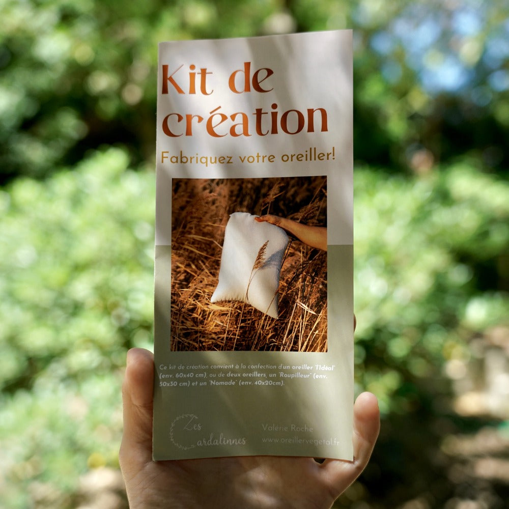 Kit DIY oreiller à créer cousu main dans l'atelier provençal, coutures soignées